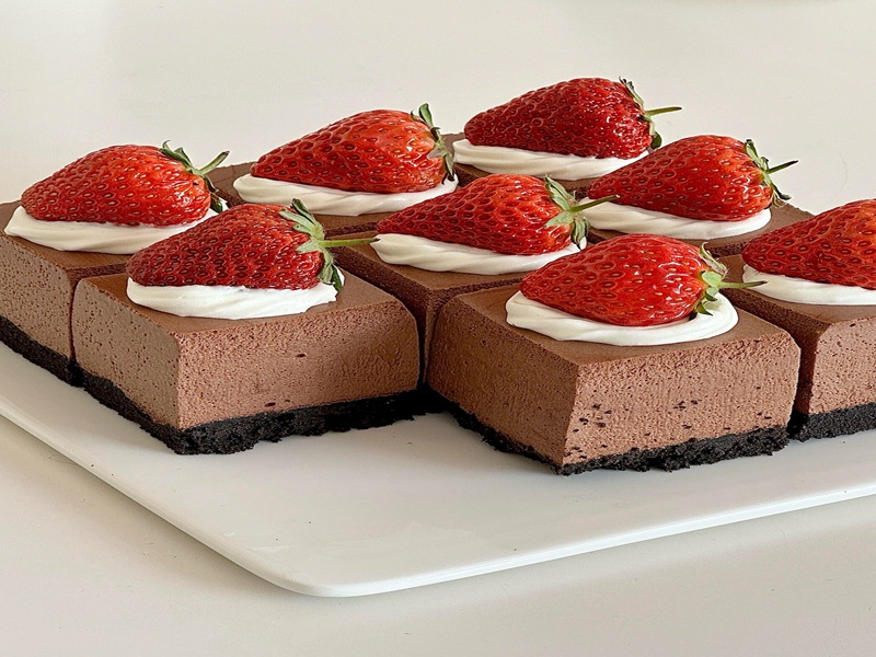 Chocolate mousse cake